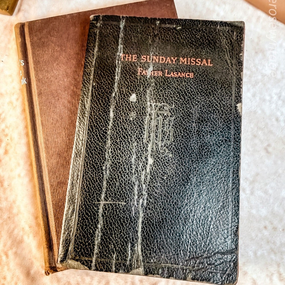 Religious‎ Book Collection - Picture 5 of 8